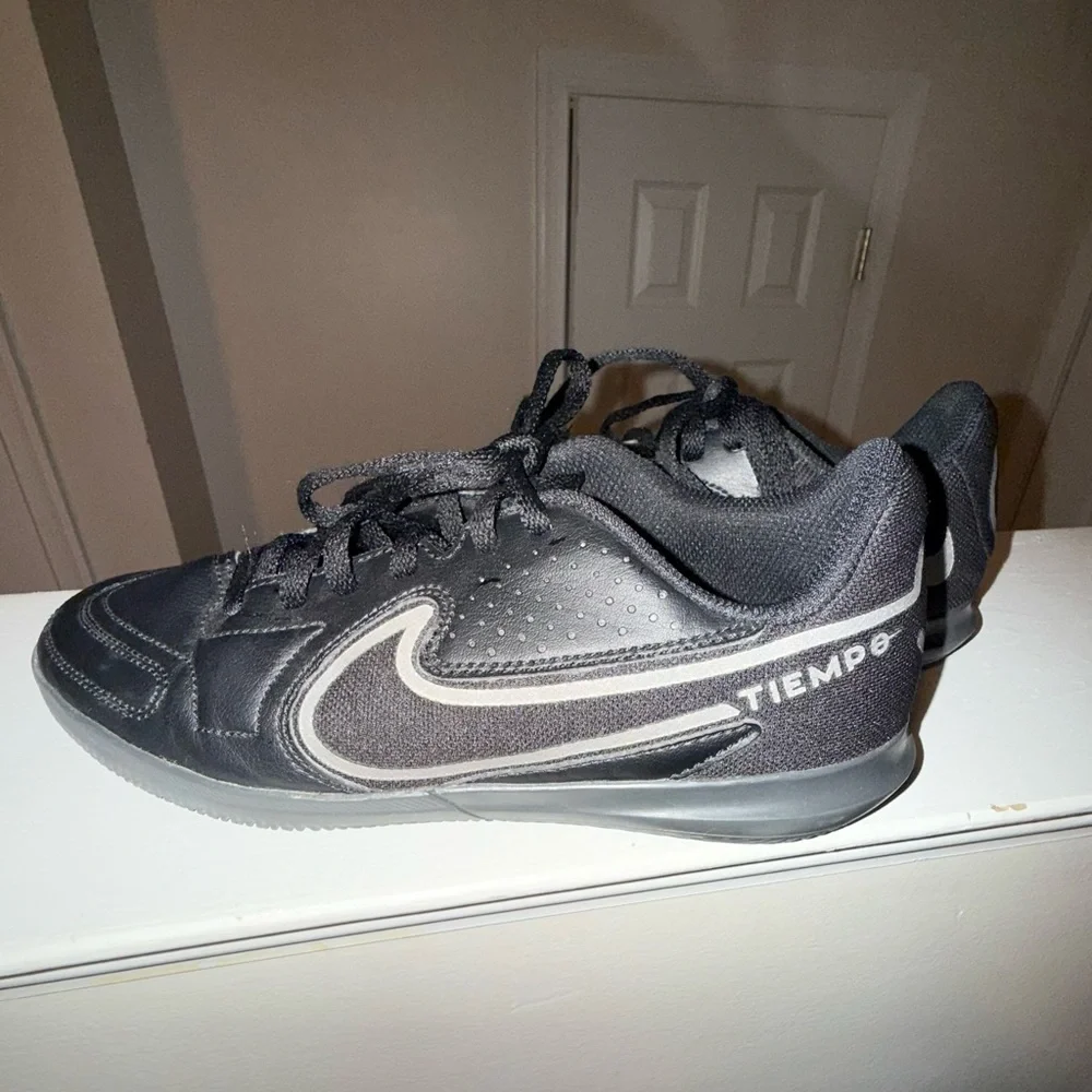 Nike Youth Tiempo Legend 9 Club Turf Soccer Shoes DA1332-004. Youth Sz: 4.5Y